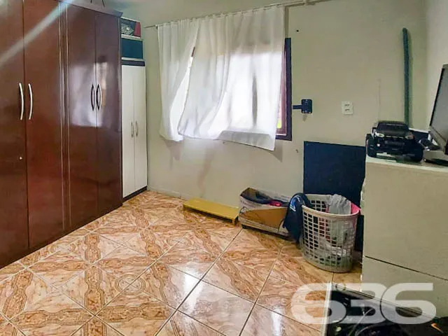 VENDE-SE IMÓVEL COM 3 DORMITÓRIOS NO BAIRRO PETRÓP