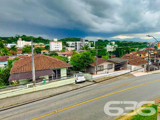 VENDE-SE IMÓVEL COM 3 DORMITÓRIOS NO BAIRRO PETRÓP