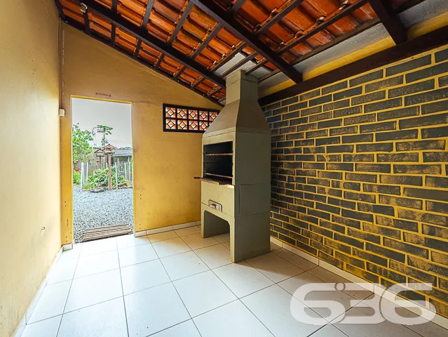 VENDE-SE CASA COM 3 DORMITĂRIOS NO BAIRRO PARANAGU