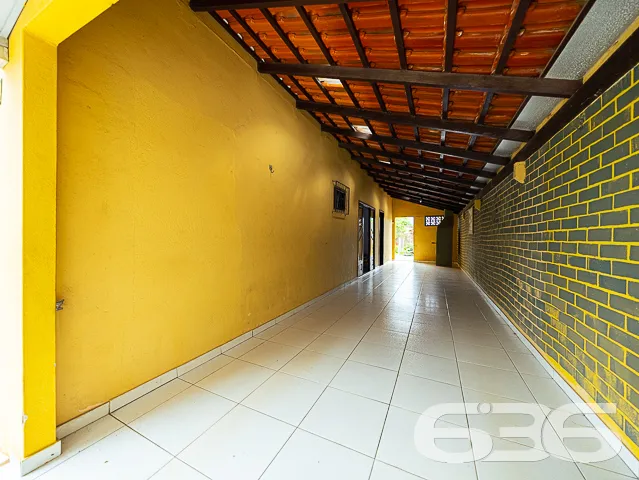 VENDE-SE CASA COM 3 DORMITĂRIOS NO BAIRRO PARANAGU