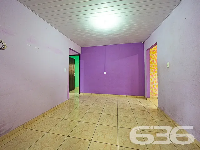 VENDE-SE CASA COM 3 DORMITĂRIOS NO BAIRRO PARANAGU