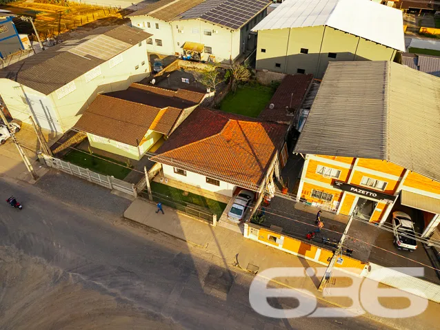 OPORTUNIDADE  DE CASA COM 3 QUARTOS, NO BAIRRO JAR