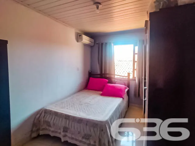 VENDE-SE IMĂVEL COM 4 DORMITĂRIOS NO BAIRRO JARIVA