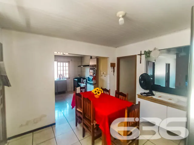 VENDE-SE IMĂVEL COM 4 DORMITĂRIOS NO BAIRRO JARIVA