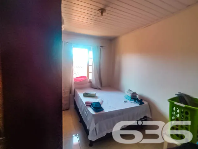 VENDE-SE IMĂVEL COM 4 DORMITĂRIOS NO BAIRRO JARIVA