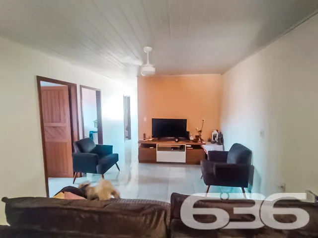 VENDE-SE IMĂVEL COM 4 DORMITĂRIOS NO BAIRRO JARIVA