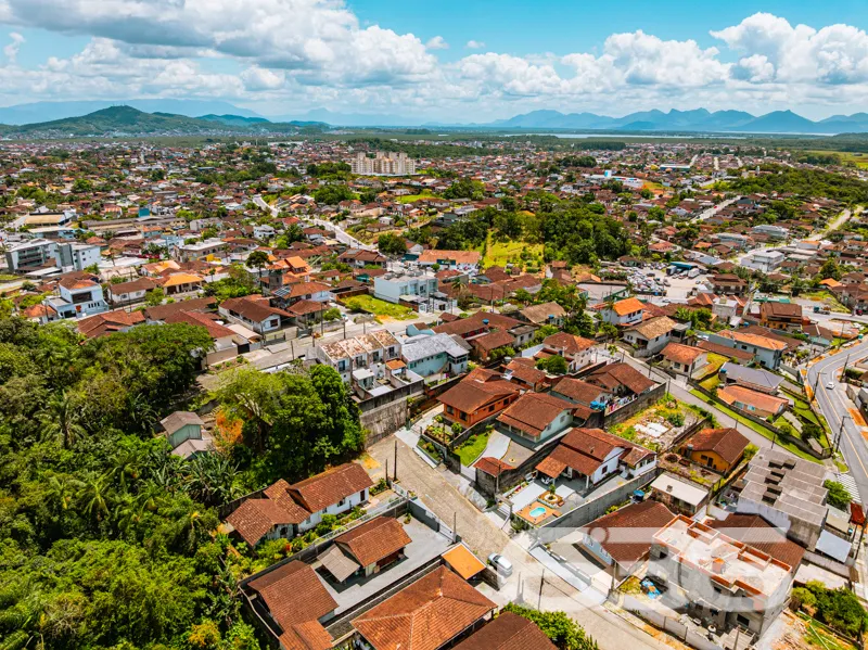 Descubra o refúgio ideal em Joinville, um espaço q