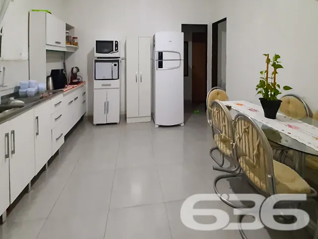 OPORTUNIDADE DE CASA COM AMPLO QUINTAL 

Procurand