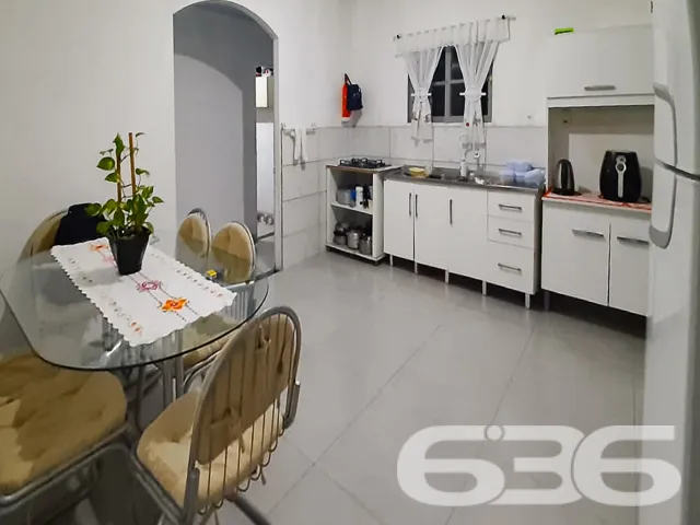 OPORTUNIDADE DE CASA COM AMPLO QUINTAL 

Procurand