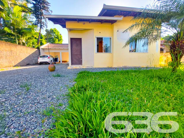 IMÓVEL COM 3 DORMITÓRIOS E AMPLO TERRENO NO BAIRRO