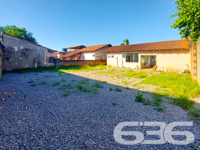 IMÓVEL COM 3 DORMITÓRIOS E AMPLO TERRENO NO BAIRRO