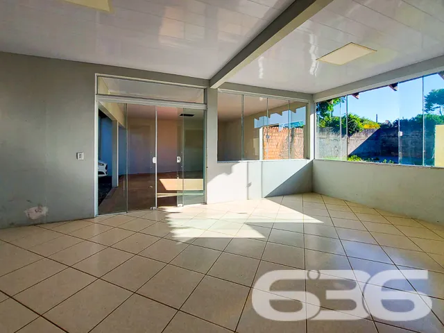 IMÓVEL COM 3 DORMITÓRIOS E AMPLO TERRENO NO BAIRRO