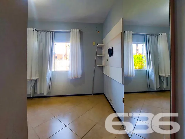 IMÓVEL COM 3 DORMITÓRIOS E AMPLO TERRENO NO BAIRRO