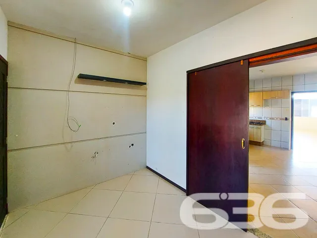 IMÓVEL COM 3 DORMITÓRIOS E AMPLO TERRENO NO BAIRRO