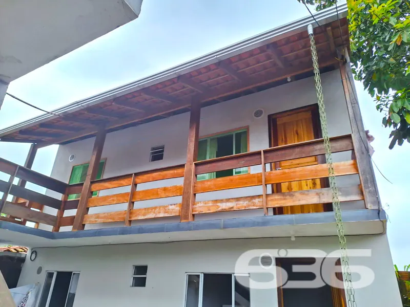 Oportunidade Ănica em Joinville: Amplo Sobrado no