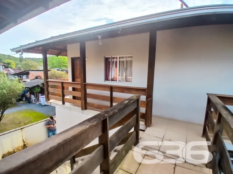 Oportunidade Ănica em Joinville: Amplo Sobrado no