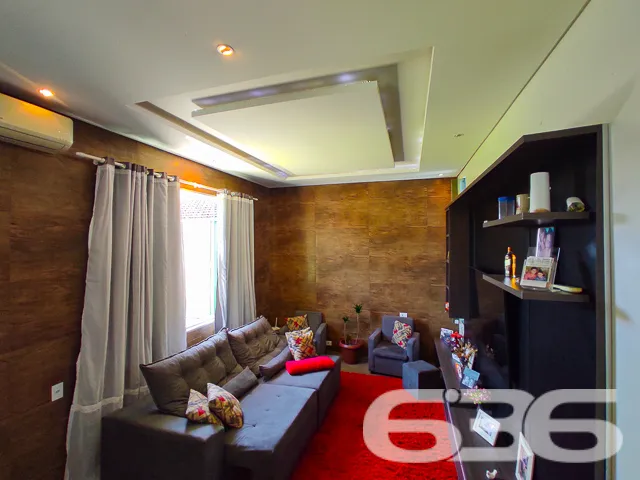 Casa Térrea com Amplo Terreno e Excelente Área de 