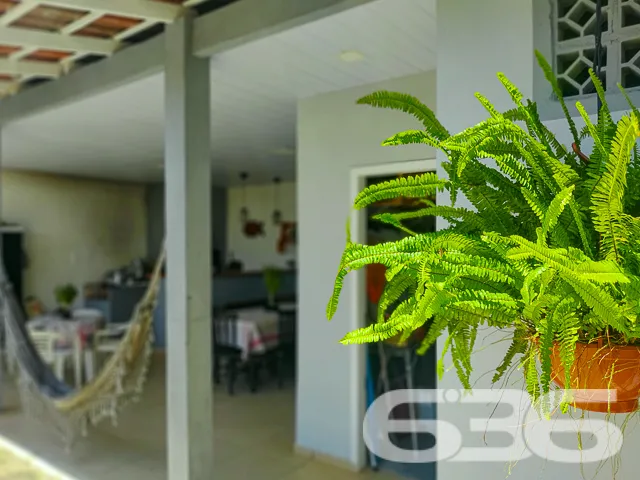 Casa Térrea com Amplo Terreno e Excelente Área de 