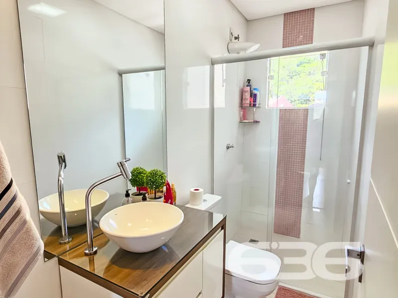 Seu novo lar em Paranaguamirim está aqui. Este sob