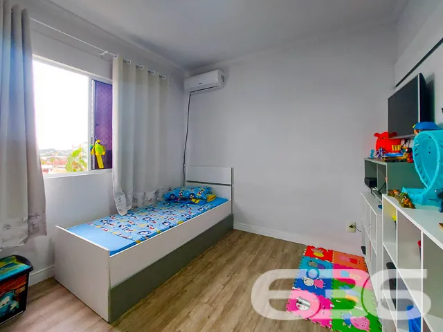 VENDE-SE APARTAMENTO AMPLO COM SUÍTE + 2 DORMITÓRI