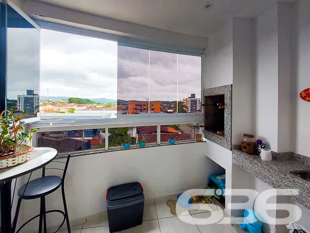 VENDE-SE APARTAMENTO AMPLO COM SUÍTE + 2 DORMITÓRI