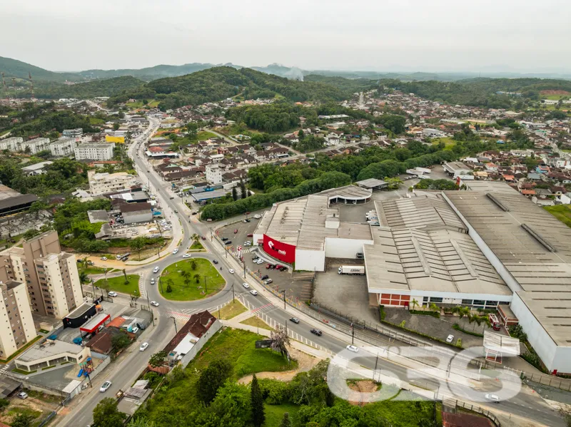 Descubra o seu novo lar no coração de Boehmerwald,