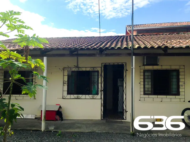 EXCELENTE CASA À VENDA NO BAIRRO AVENTUREIRO, EM J