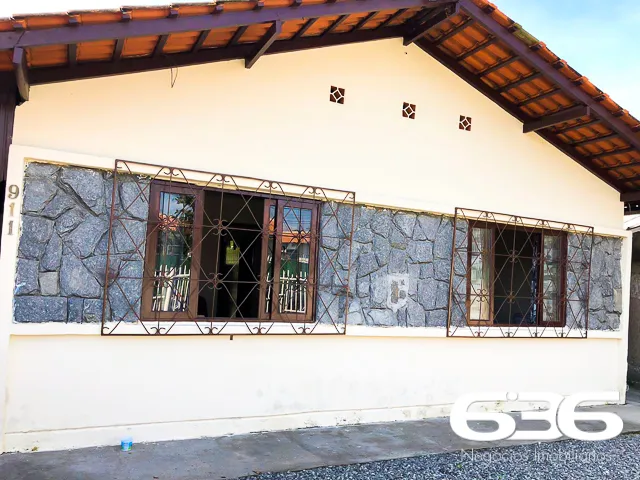 EXCELENTE CASA À VENDA NO BAIRRO AVENTUREIRO, EM J
