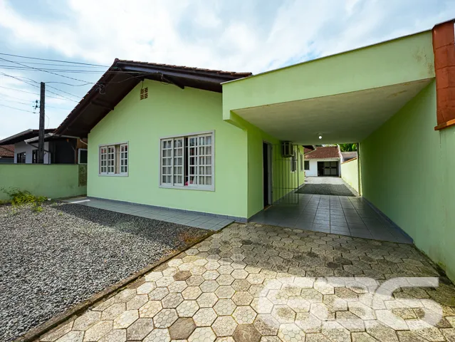 ESPETACULAR CASA COM 3 QUARTOS NO BAIRRO NOVA BRAS