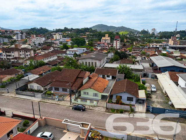 ESPETACULAR CASA COM 3 QUARTOS NO BAIRRO NOVA BRAS