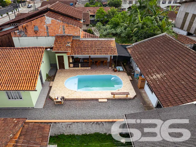 ESPETACULAR CASA COM 3 QUARTOS NO BAIRRO NOVA BRAS