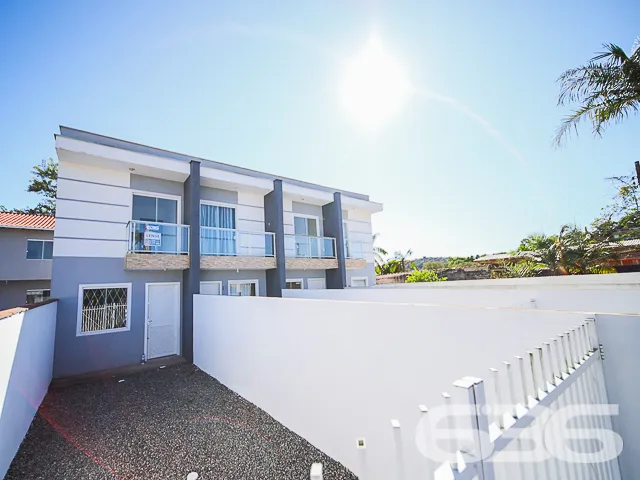 Sobrado Ă venda no bairro Itinga, Joinville/SC, em