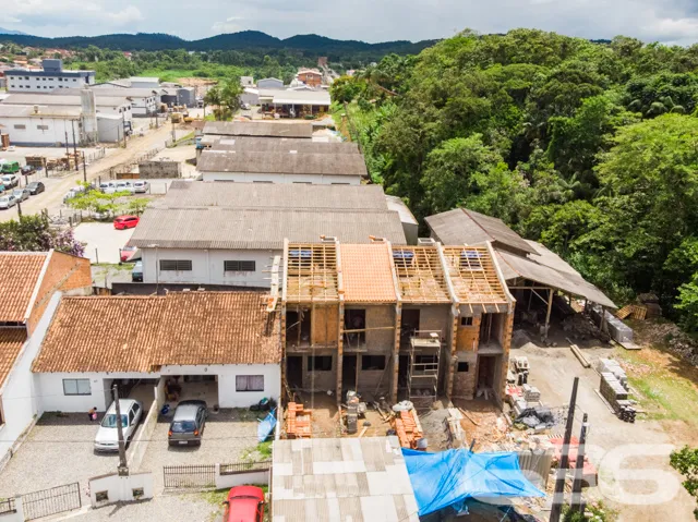 GEMINADO COM 2 QUARTO À VENDA, EM ARAQUARI, NA REG