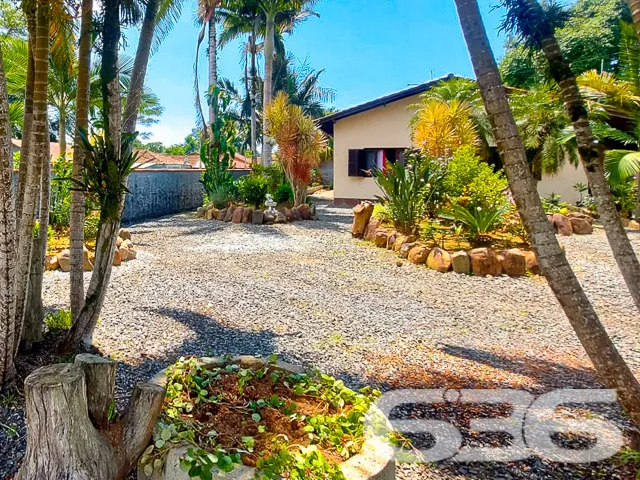 IMĂVEL AMPLO COM SUĂTE + 2 QUARTOS NO BAIRRO PARAN