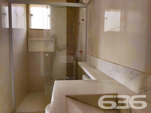 AMPLO SOBRADO COM SUĂTE + 2 QUARTOS NO BAIRRO AMĂR