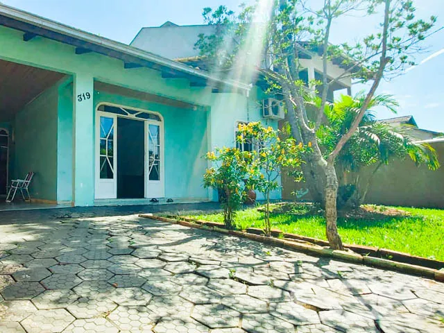 BELĂSSIMA CASA COM 2 QUARTOS, MAIS EDICULA NOS FU