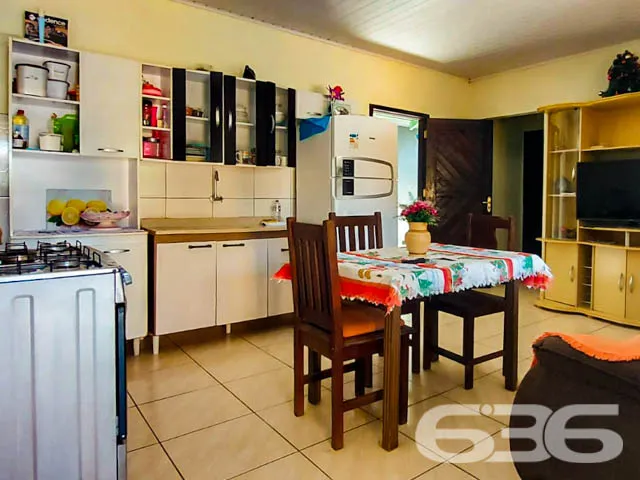 BELĂSSIMA CASA COM 2 QUARTOS, MAIS EDICULA NOS FU