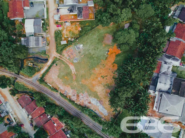 OPORTUNIDADE DE TERRENO À VENDA, NO BAIRRO PARQUE 