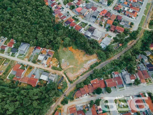 OPORTUNIDADE DE TERRENO À VENDA, NO BAIRRO PARQUE 