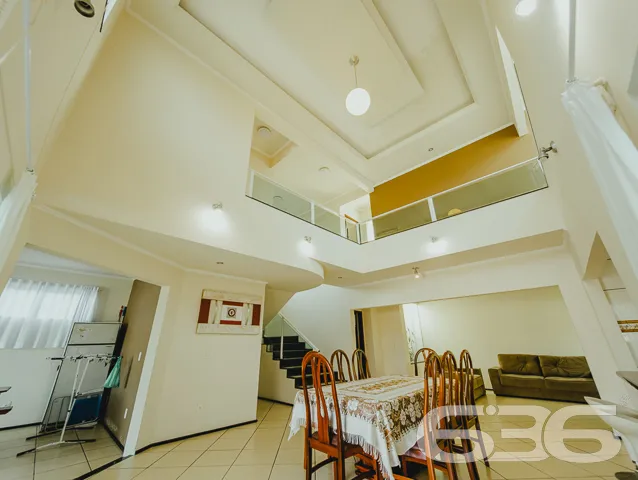 BELÍSSIMO SOBRADO COM 4 SUÍTES, EM BALNEÁRIO BARRA