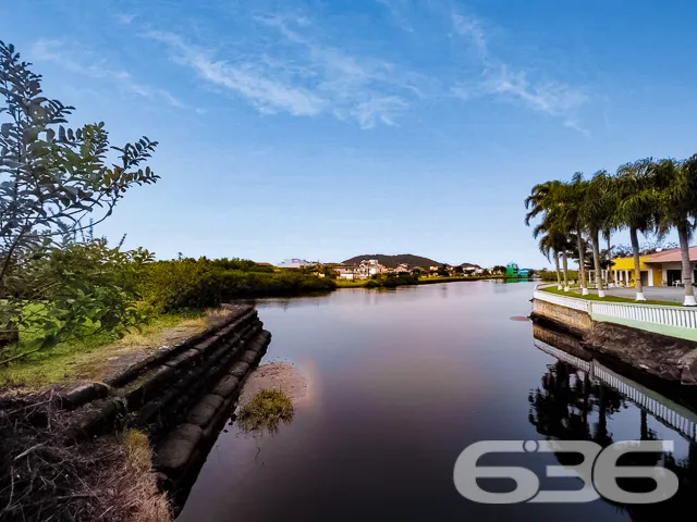 VENDE-SE TERRENO EM SÃO FRANCISCO DO SUL, SANTA CA