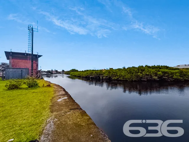 VENDE-SE TERRENO EM SÃO FRANCISCO DO SUL, SANTA CA