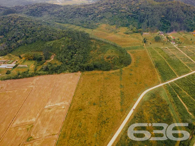 EXCELENTE TERRENO COM 7.414,84m² Ć VENDA EM ITAPOĆ