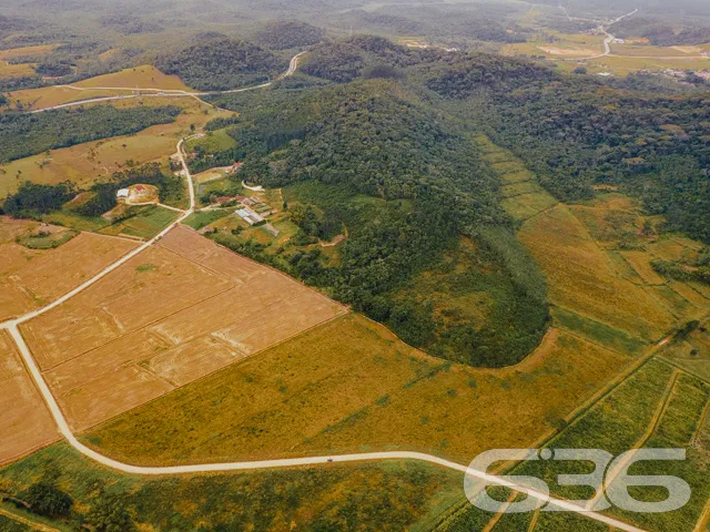 EXCELENTE TERRENO COM 7.414,84m² Ć VENDA EM ITAPOĆ