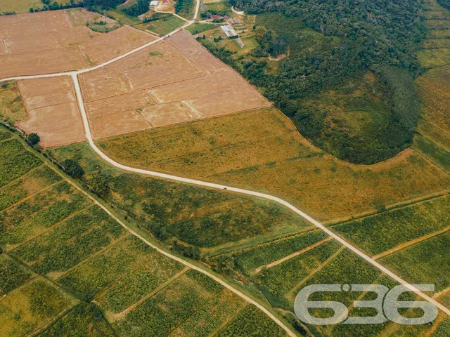 EXCELENTE TERRENO COM 7.414,84m² Ć VENDA EM ITAPOĆ