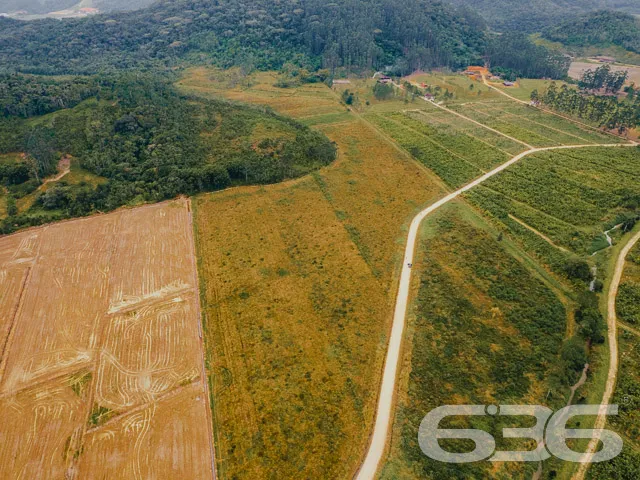 EXCELENTE TERRENO COM 7.414,84m² Ć VENDA EM ITAPOĆ