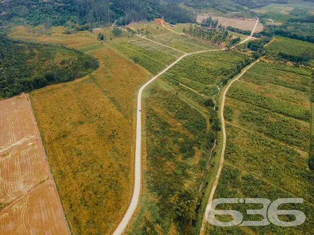 EXCELENTE TERRENO COM 7.414,84m² Ć VENDA EM ITAPOĆ