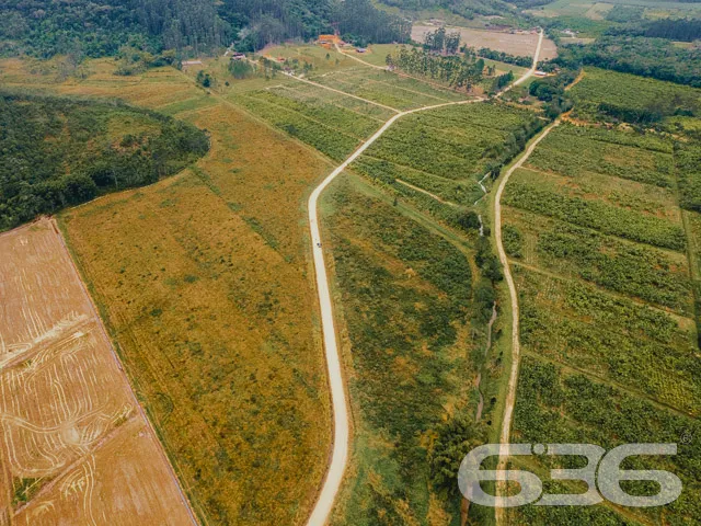 EXCELENTE TERRENO COM 7.414,84m² Ć VENDA EM ITAPOĆ