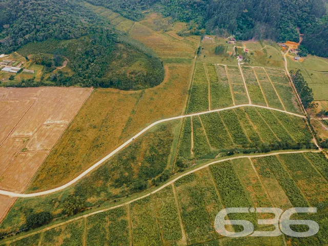 EXCELENTE TERRENO COM 7.414,84m² Ć VENDA EM ITAPOĆ