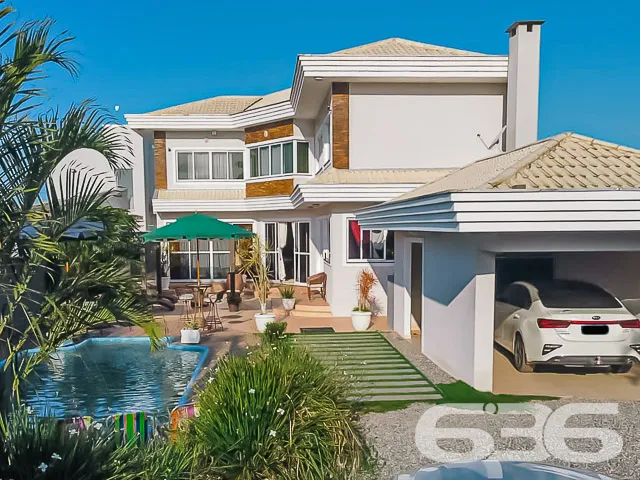 DESLUMBRANTE MANSÃO 100% MOBILIADA DE FRENTE PARA